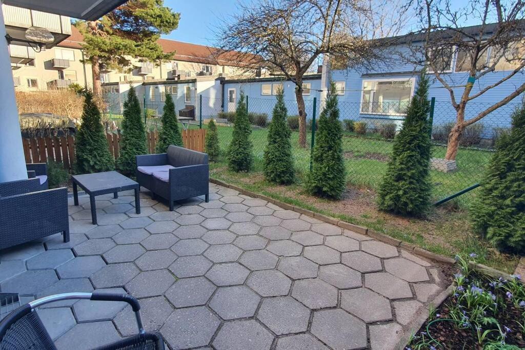 Apartment With Garden Near Metro! Estocolmo Exterior foto